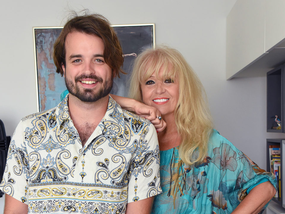 Csepregi Éva (j1) és fia: Dávid (b1) - Nők Lapja