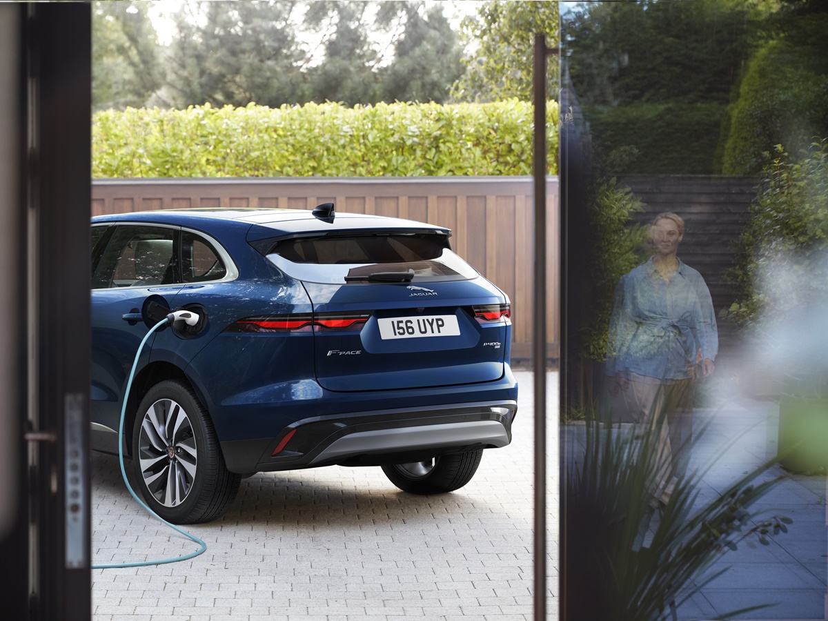 Jag_F-PACE_21MY_17_Location_Static_PHEV_150920_148_GLHD - Nők Lapja
