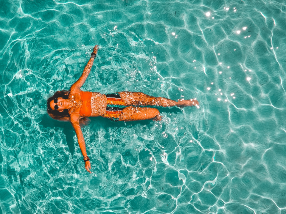 Strand, úszás, napvédelem, nyár - Nők Lapja strand-medence-veszely