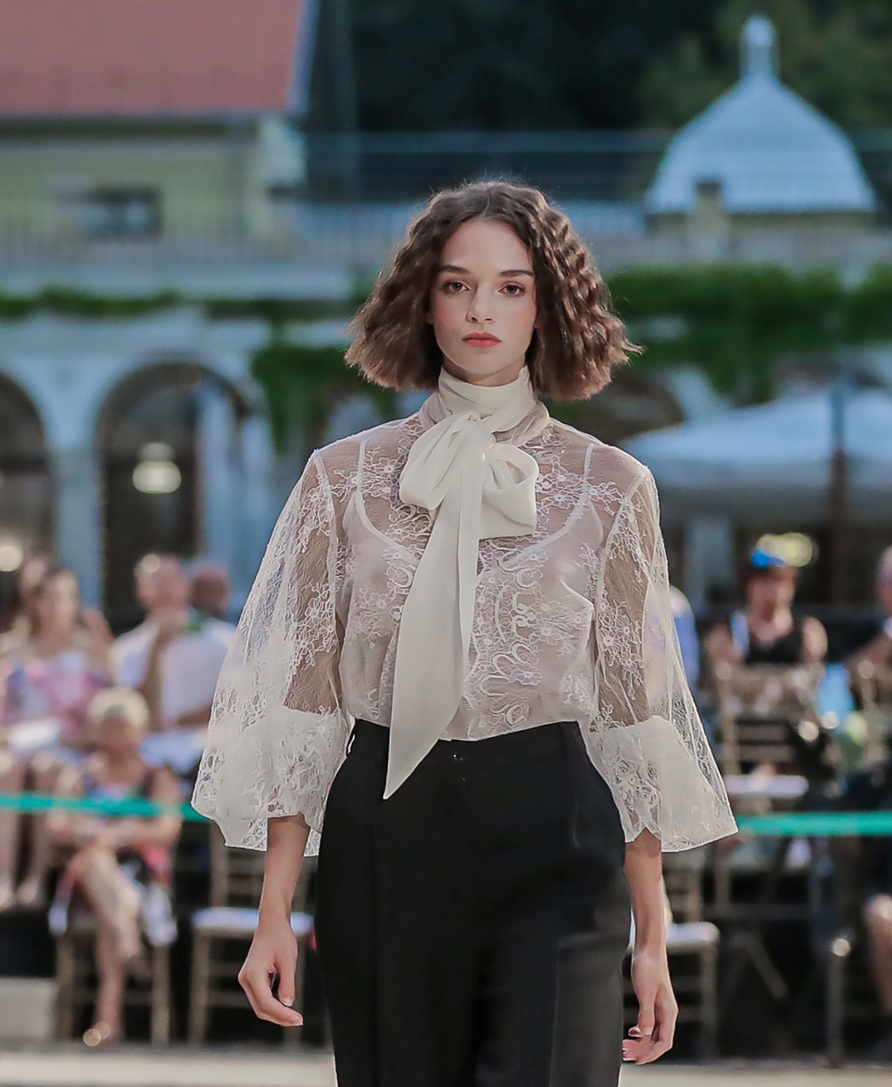 KZBF22 0845 Szaniszló - Nők Lapja - Nők Lapja