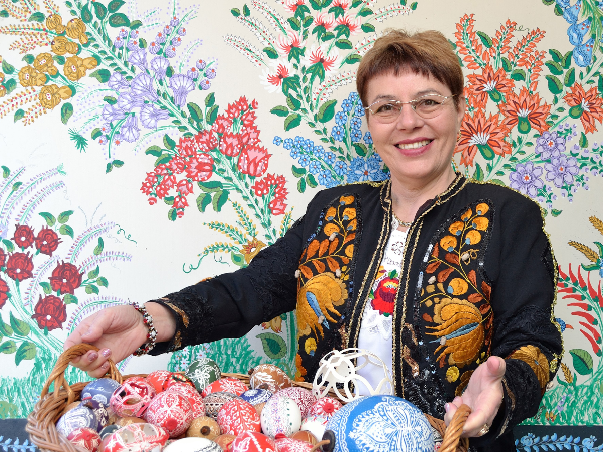 Zsigóné Kati tojásdíszítő mester - Nők Lapja Zsigóné Kati tojásdíszítő mester