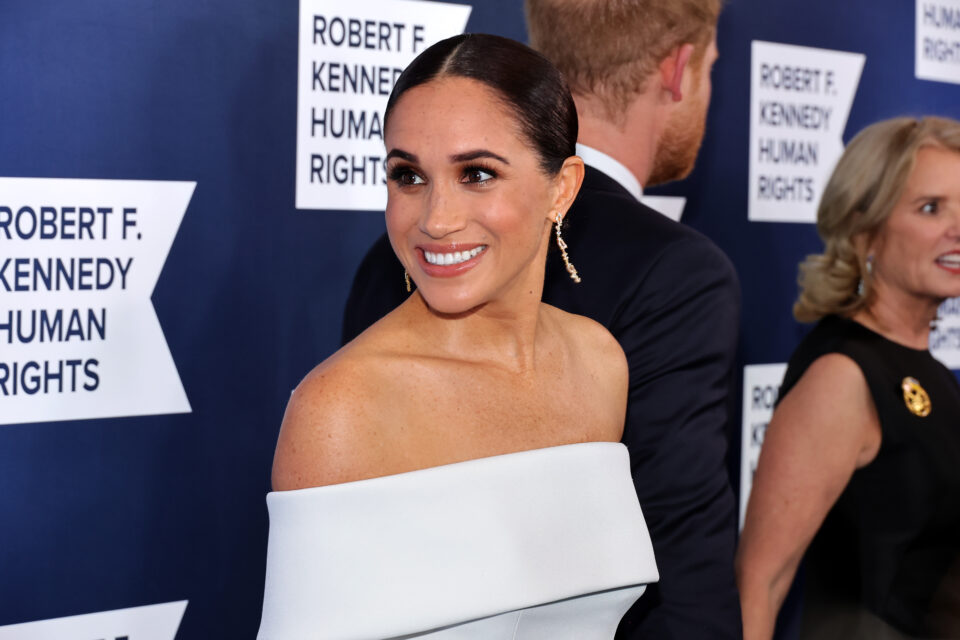 Meghan Markle divat váll