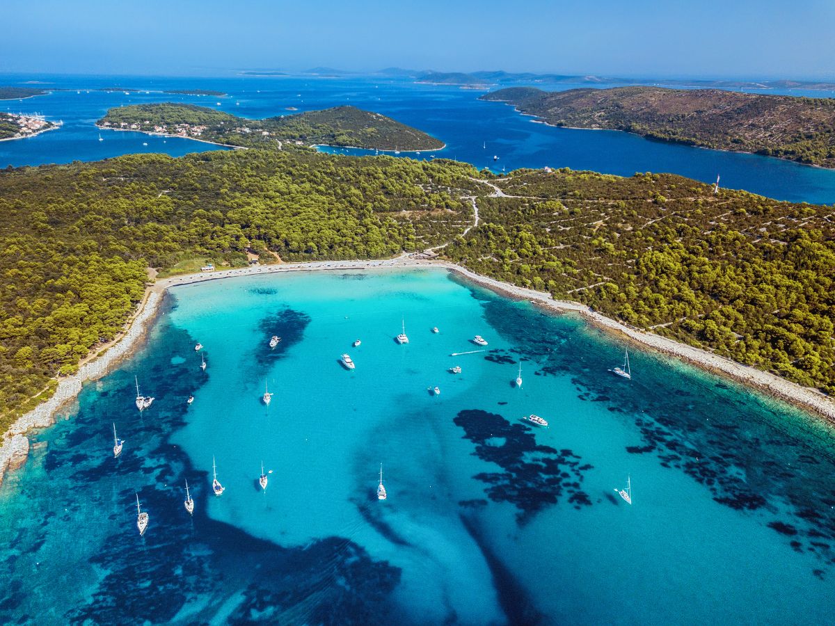 Sakarun strand, Dugi otok