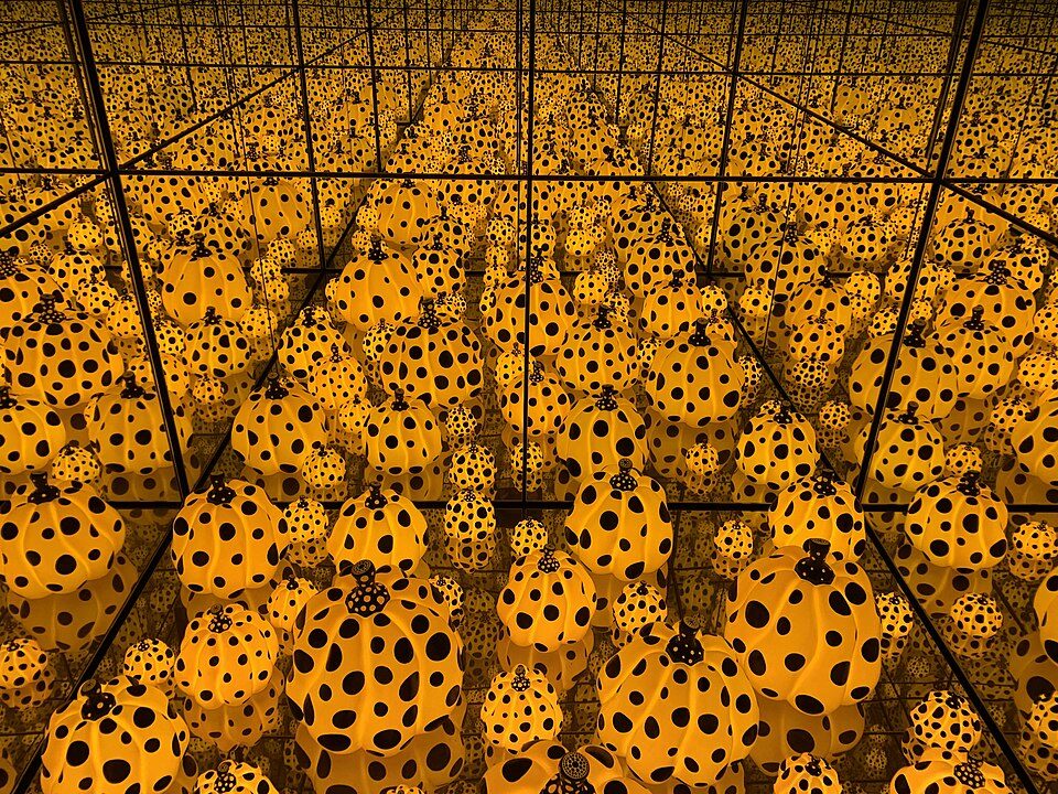 yayoi kusama női festőművész