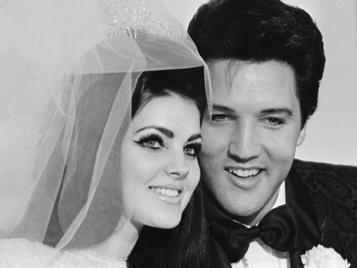 Elvis és Priscilla Presley az esküvőjük napján