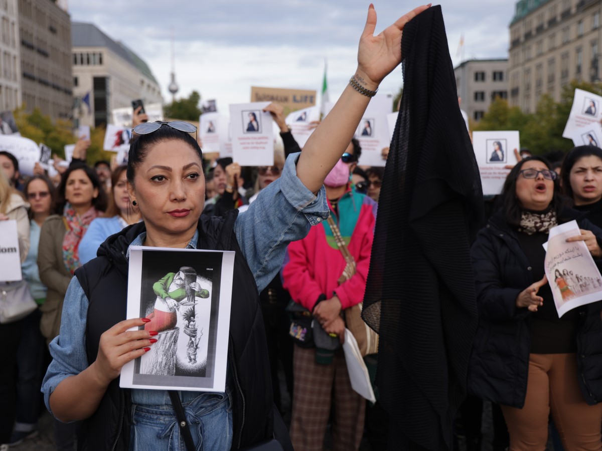 Az iráni Masha Amini halála miatt tüntetnek Berlinben