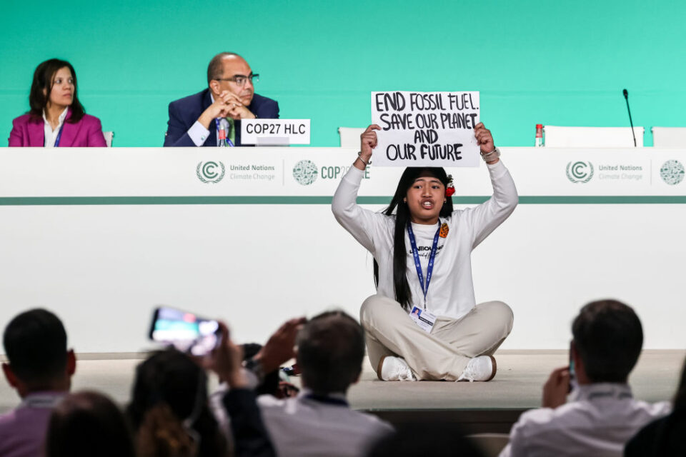 COP28 dubaj klímakonferencia környezetvédelem tüntetés