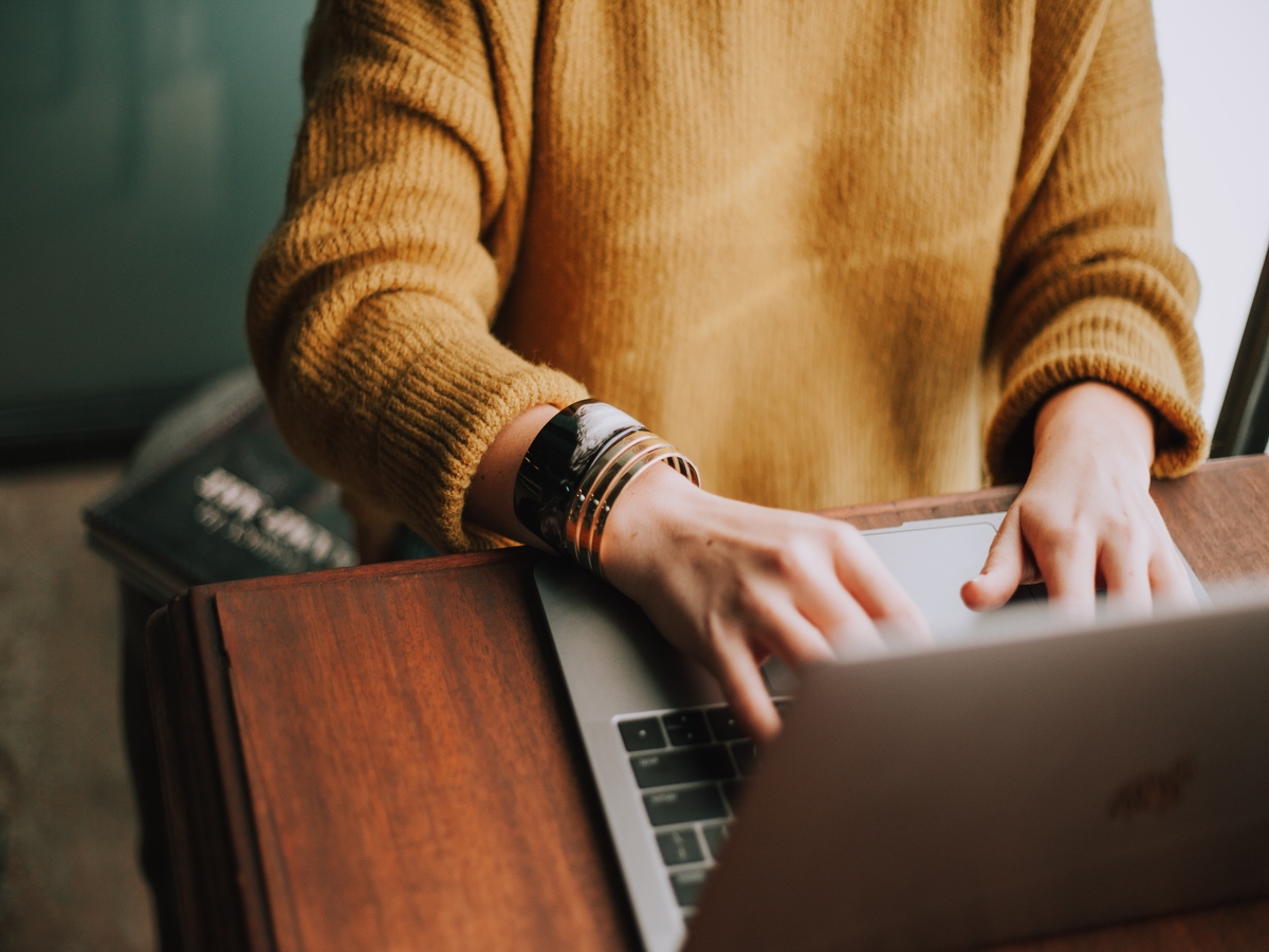 Laptop gépelés Unsplash