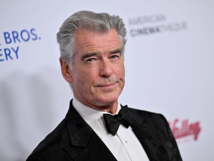 pierce_brosnan_szabálysértés