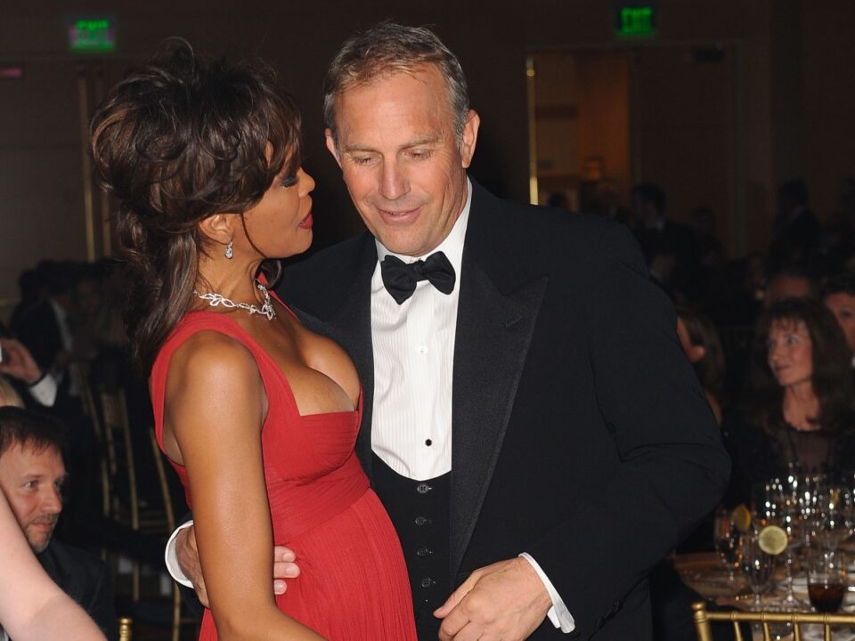 kevin-costner-whitney-houston-tobb-mint-testor