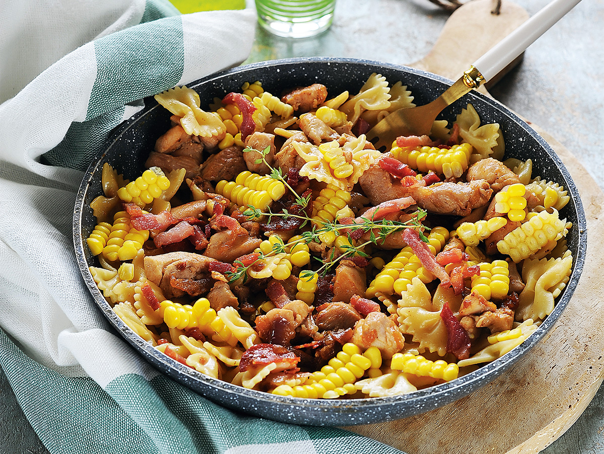 kolbászos-kukoricás farfalle baconnel