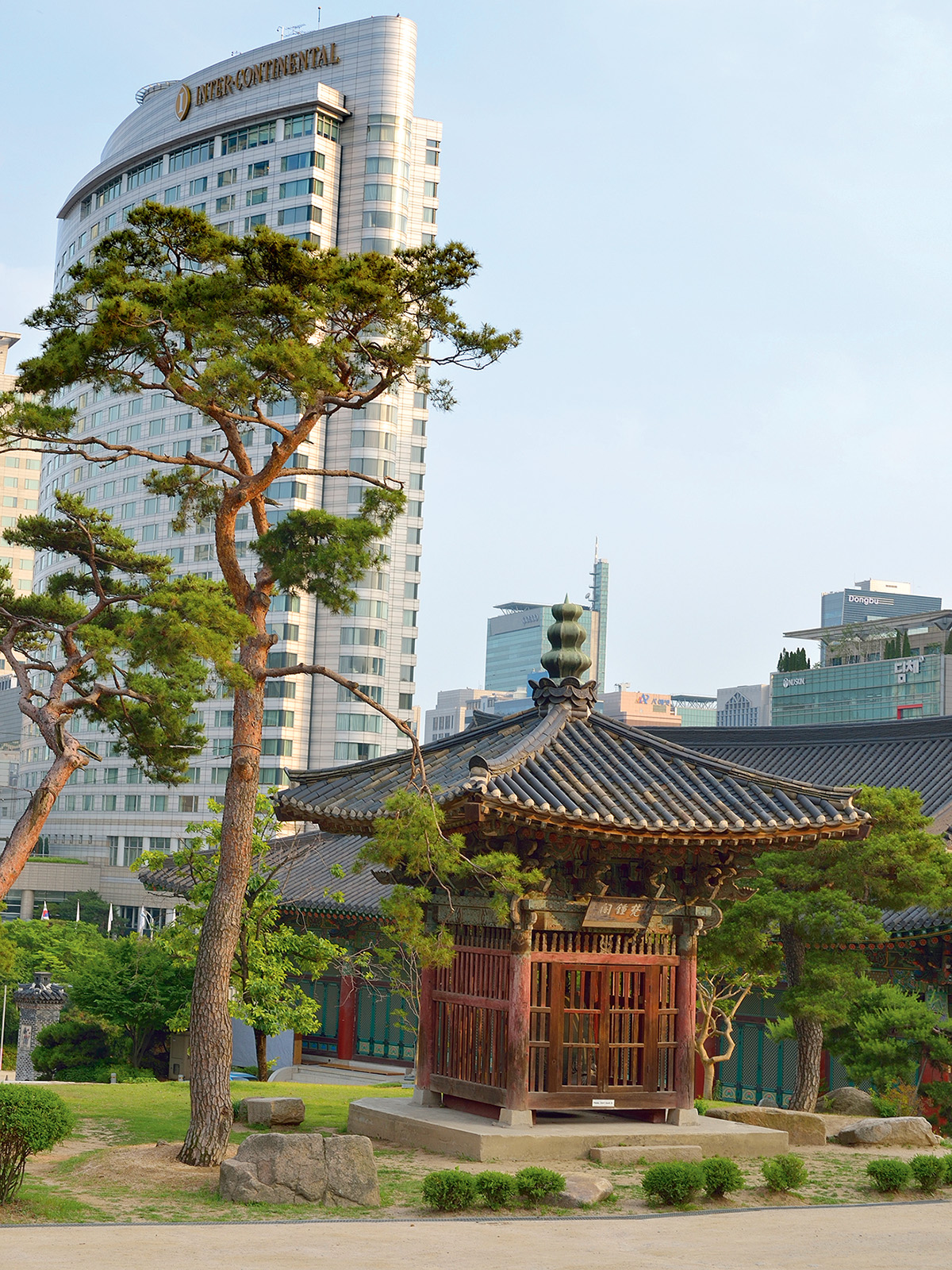 Bongeunsa Buddhist Temple in Seoul South Korea - Nők Lapja