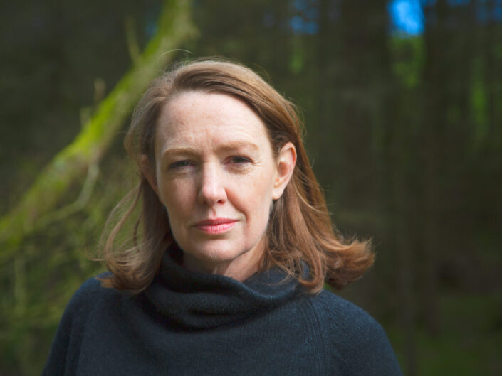 Paula Hawkins interjú Kéksötét