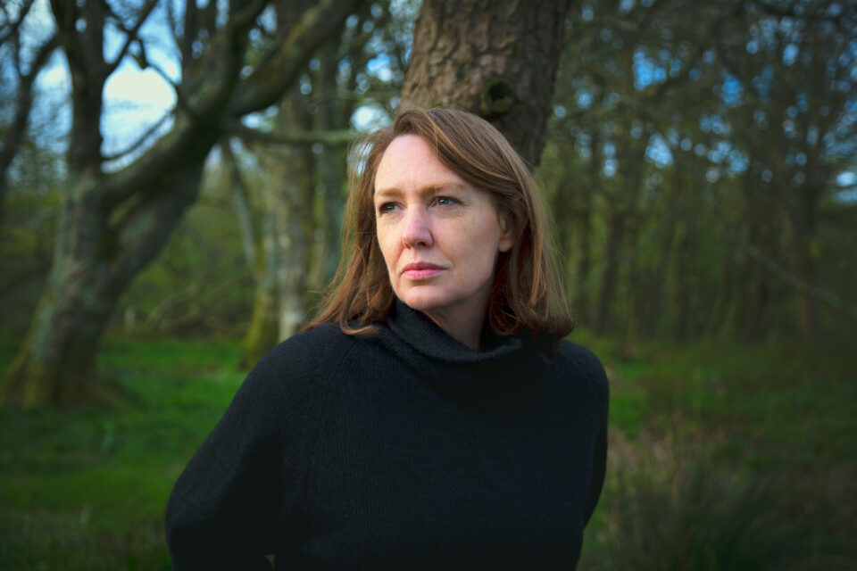 Paula Hawkins interjú Kéksötét 