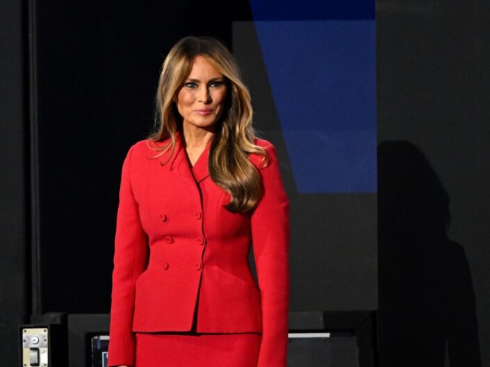 melania trump memoár károly király levelezés