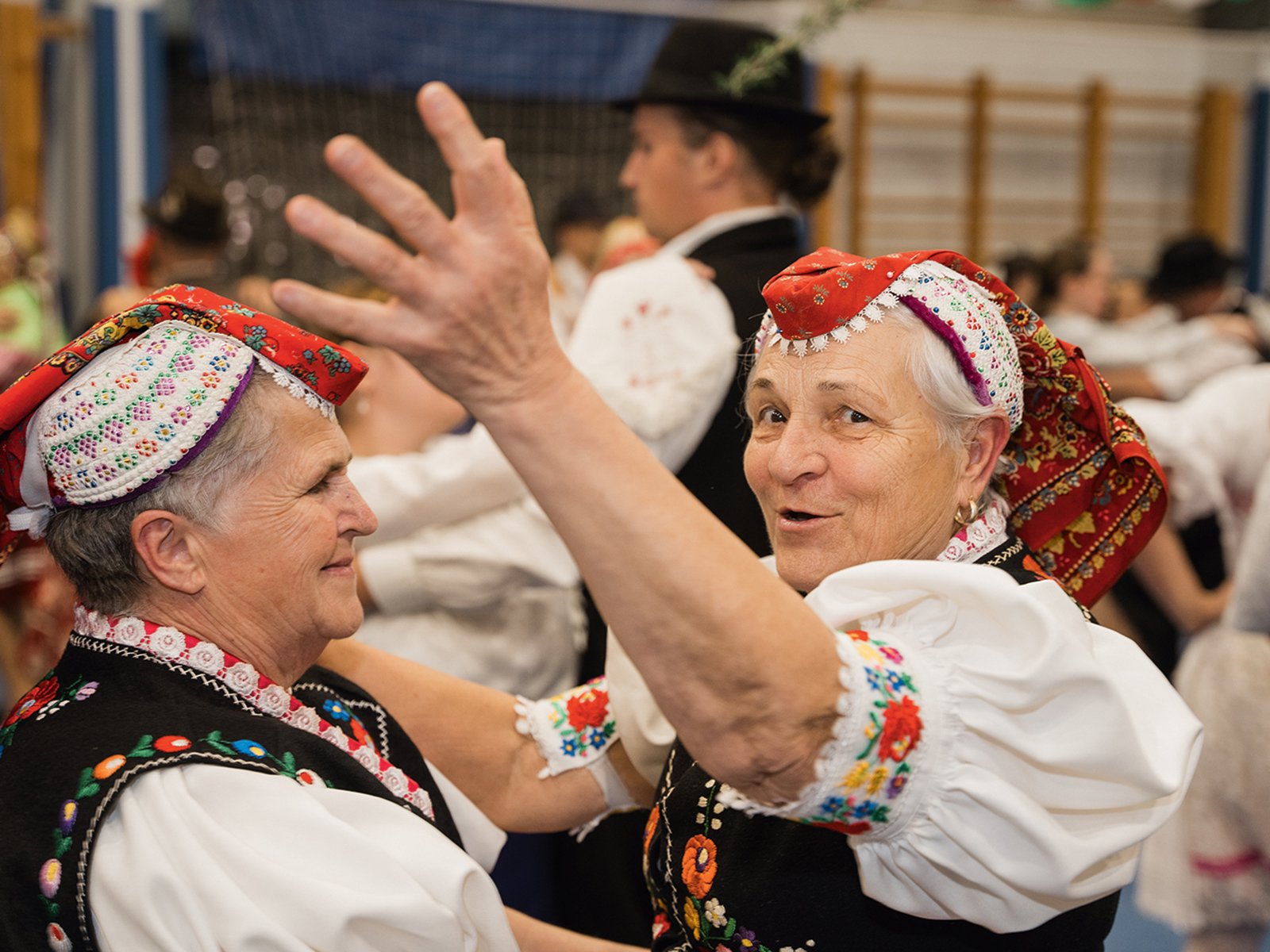 nepviseletesbal-riport-mohos-zs¢fia-06 - Nők Lapja - Nők Lapja