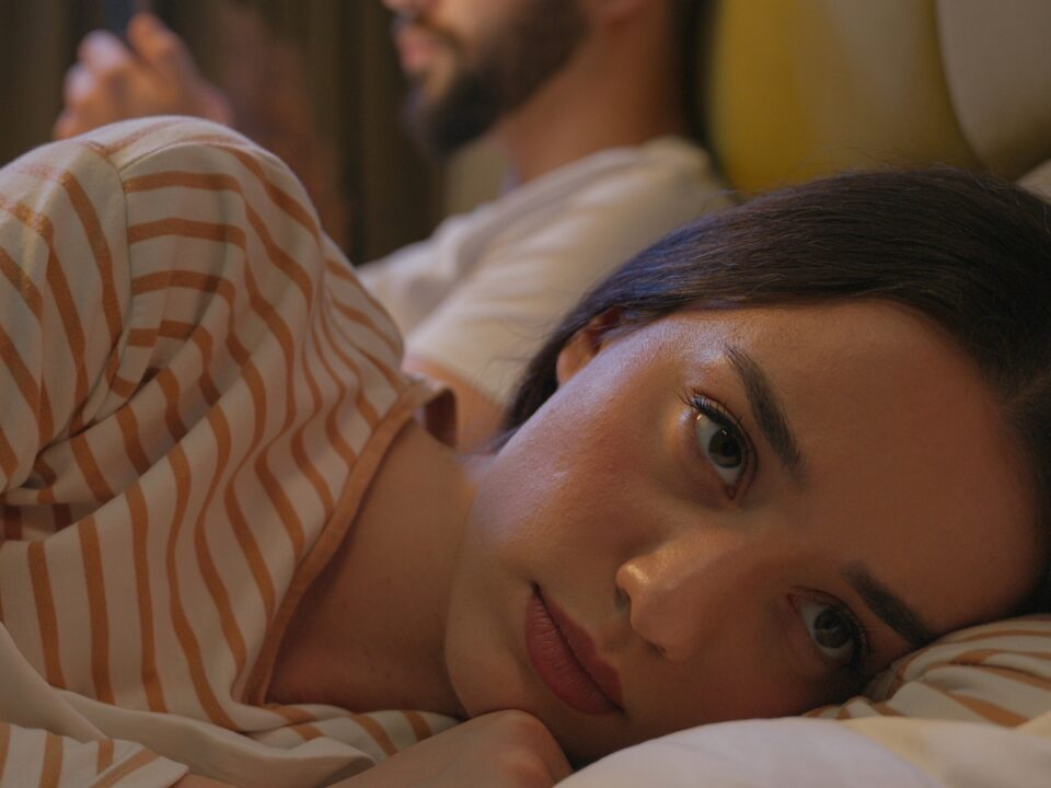 érzelmileg eltávolodott feleség házasság érzelmi távolságtartás