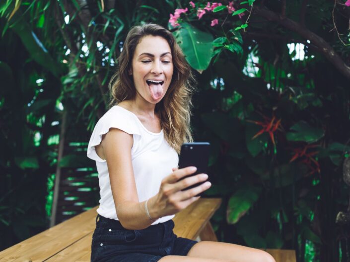 nő nyelv mobiltelefon mesterséges intelligencia betegségek