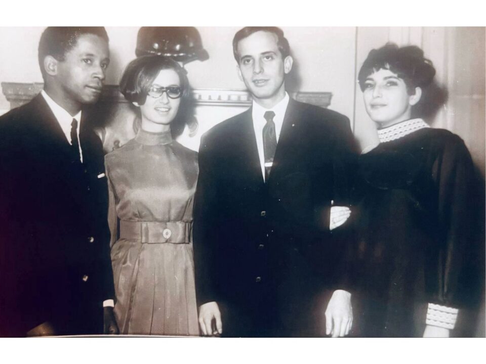 elettortenet-carlos-judit-kuba - Nők Lapja Judit és Carlos a kubai és a magyar esküvői tanúikkal 1968 tavaszán