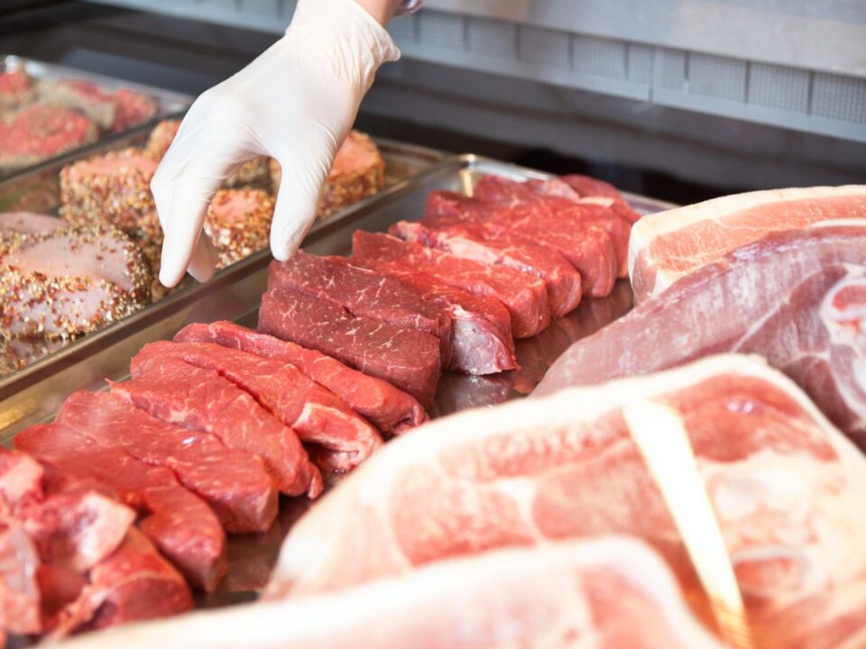 hűtőpult bolt szupermarket hús hal veszély higiénia