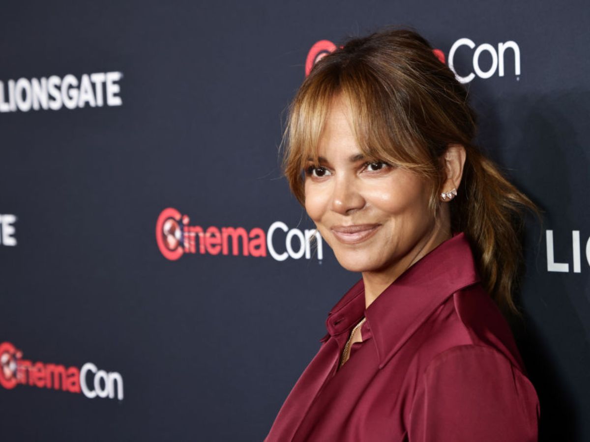 fiatalos-frufrus-frizurak-50-folott - Nők Lapja - Nők Lapja Halle Berry