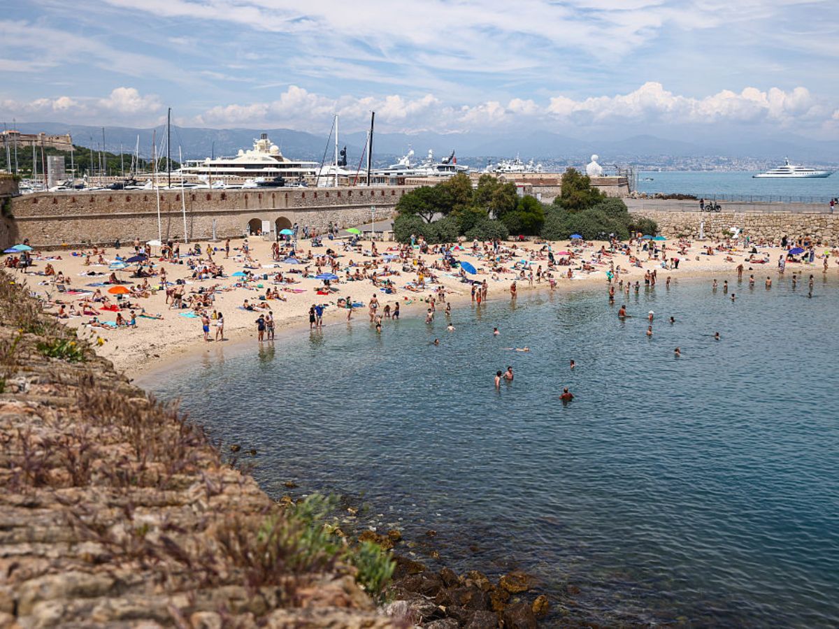Plage de la Gravette strand, Antibes, Franciaország
