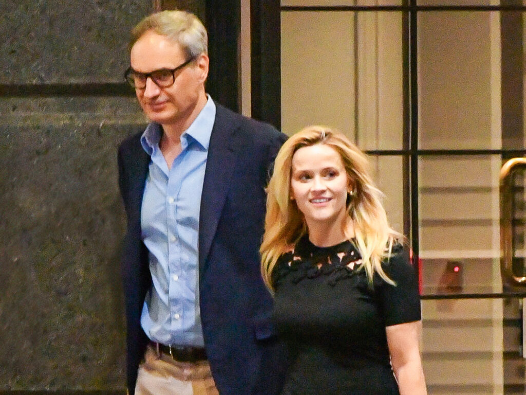 PREMIUM EXCLUSIVE Reese Witherspoon is Spotted on a Date with Oliver Haarmann in New York City - Nők Lapja