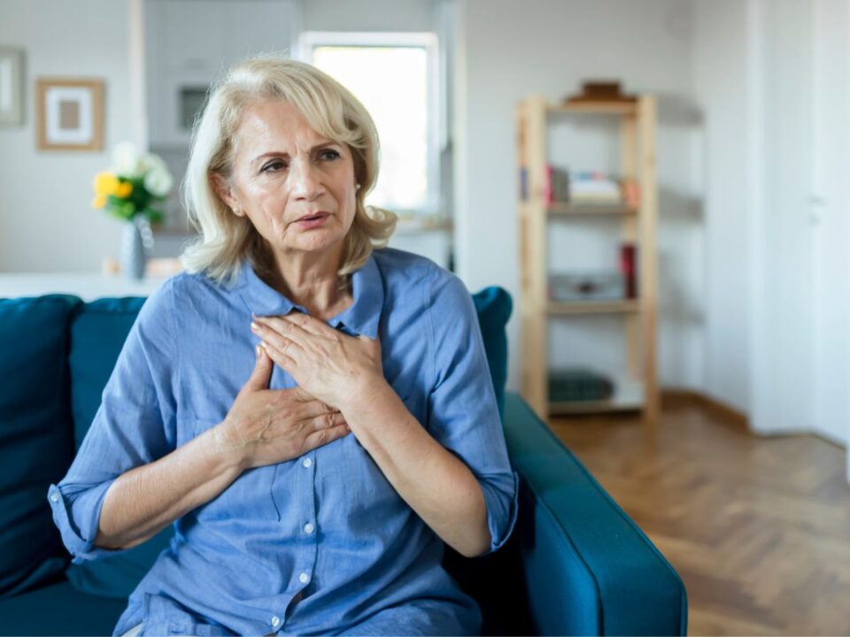 szivroham-konyokfajas - Nők Lapja szívroham könyökfájás