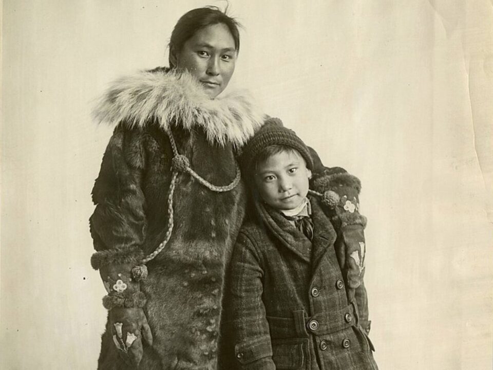 ada-blackjack-eszaki-sark-tuleles-expedicio - Nők Lapja Ada Blackjack és fia, Bennett