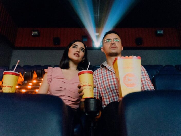 film, mozi, pár a moziban