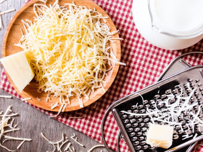 reszelt sajt és reszelő