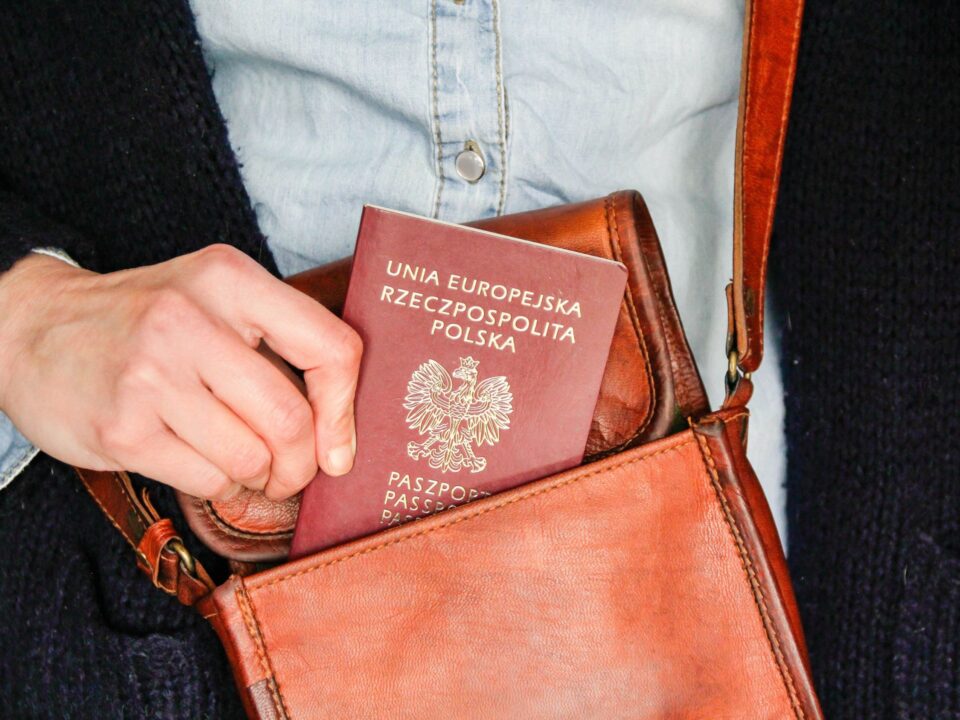utlevel-kezipoggyasz-hiba - Nők Lapja útlevél kézipoggyász hiba utazás repülő nyaralás