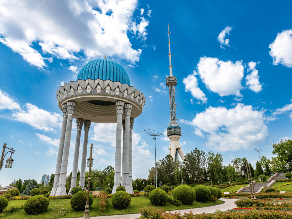 Tashkent landmarks - Nők Lapja