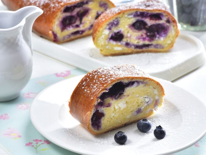 áfonyás-túrós kalács