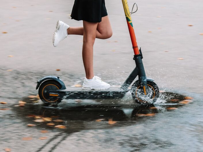 elektromos roller tinédzse kamasz veszély