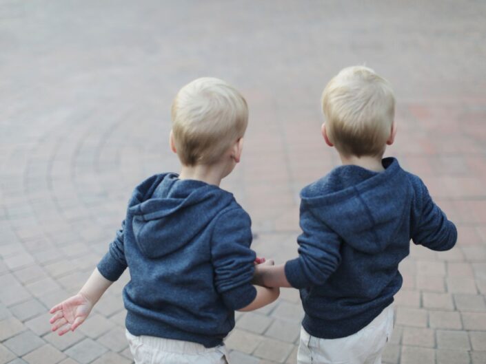 ikrek ikertestvérek