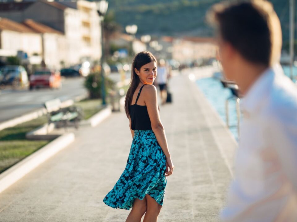 nő és férfi találkozik