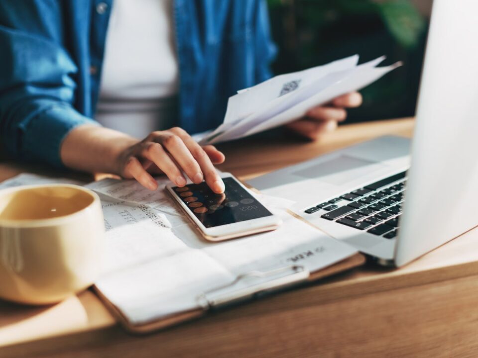 legjobb-penzugyi-tippek-20-eves-kortol-80-eves-korig - Nők Lapja nő számol