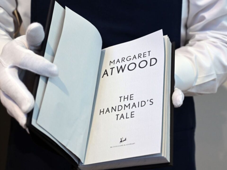 Margaret Atwood, A szolgálólány meséje, könyv