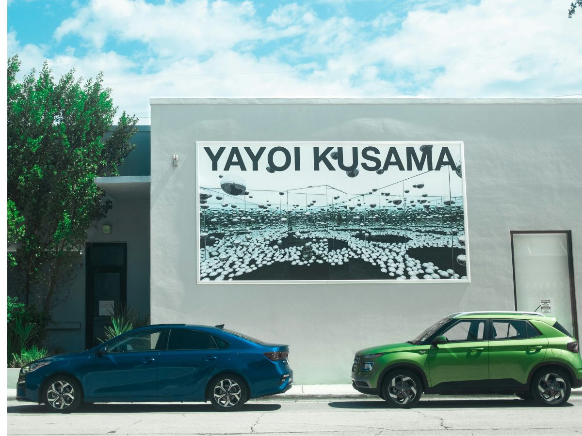 auto-szine-mit-arul-el-szemelyiseg - Nők Lapja - Nők Lapja kék és zöld autó