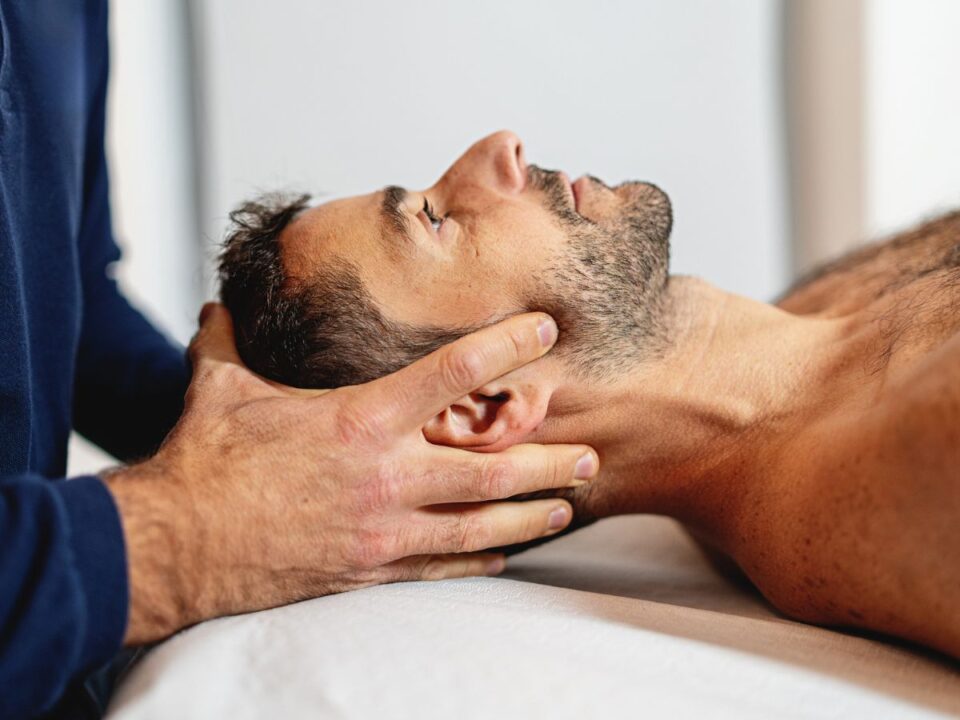 kranioszakralis-terapia-nem-csak-fejmasszazs - Nők Lapja kanioszakrális terápia fejmasszázs férfi