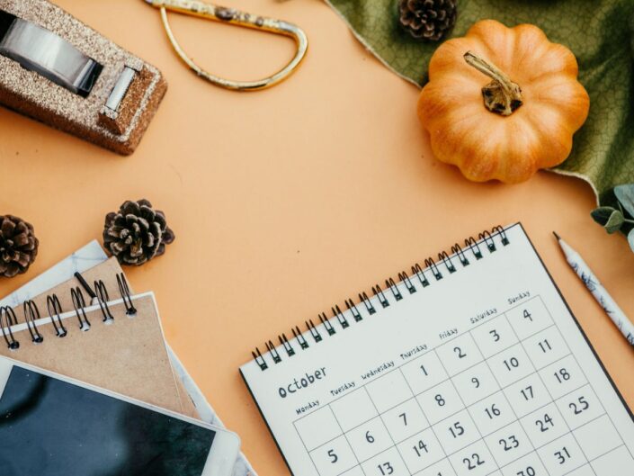 október napár program