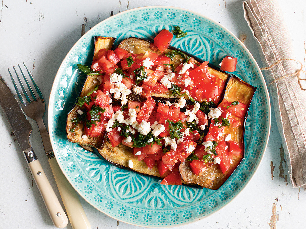 Sütőben sült padlizsán paradicsommal és fetával