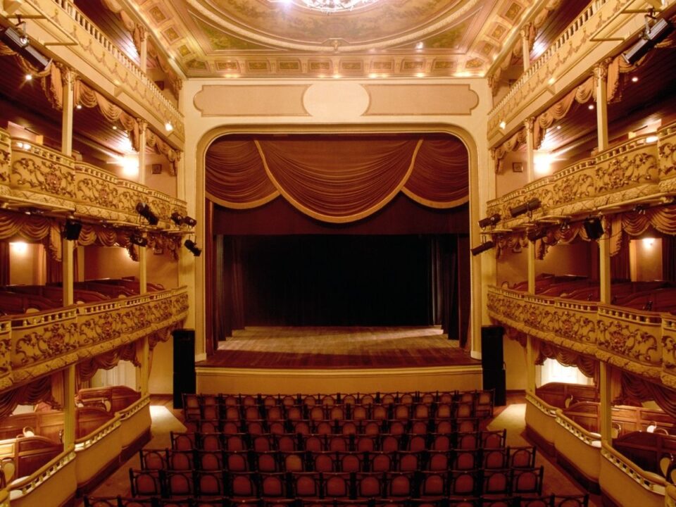 szinhazi-premier-ajanlo - Nők Lapja színház