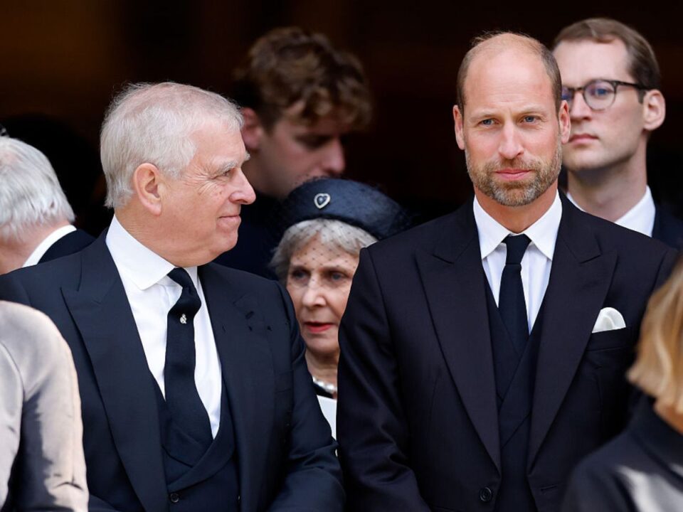 vilmos-herceg-rendre-utasitotta-andrast - Nők Lapja Vilmos és András herceg