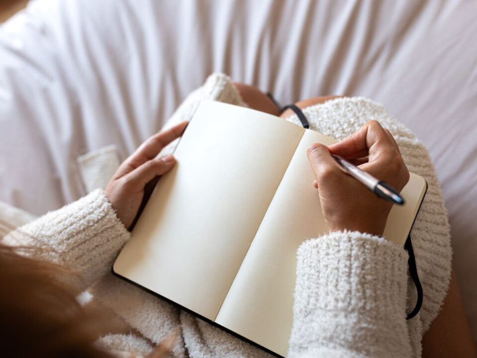 elhiszed-amikor-dicsernek-vagy-mentegetozni-kezdesz - Nők Lapja naplóírás