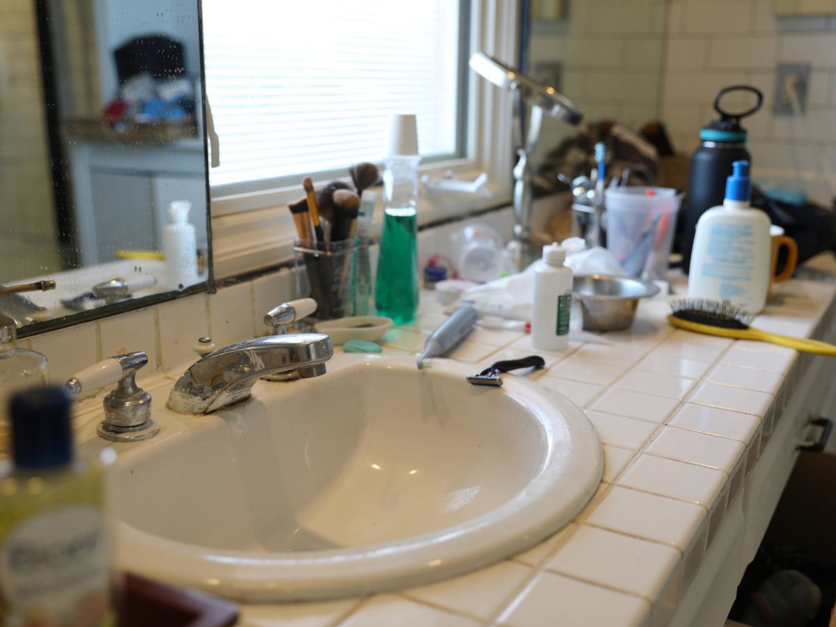 7-dolgot-eszreveszed-felnott-gyereked-otthonaban-nehez-idoszakon - Nők Lapja - Nők Lapja rendetlenség