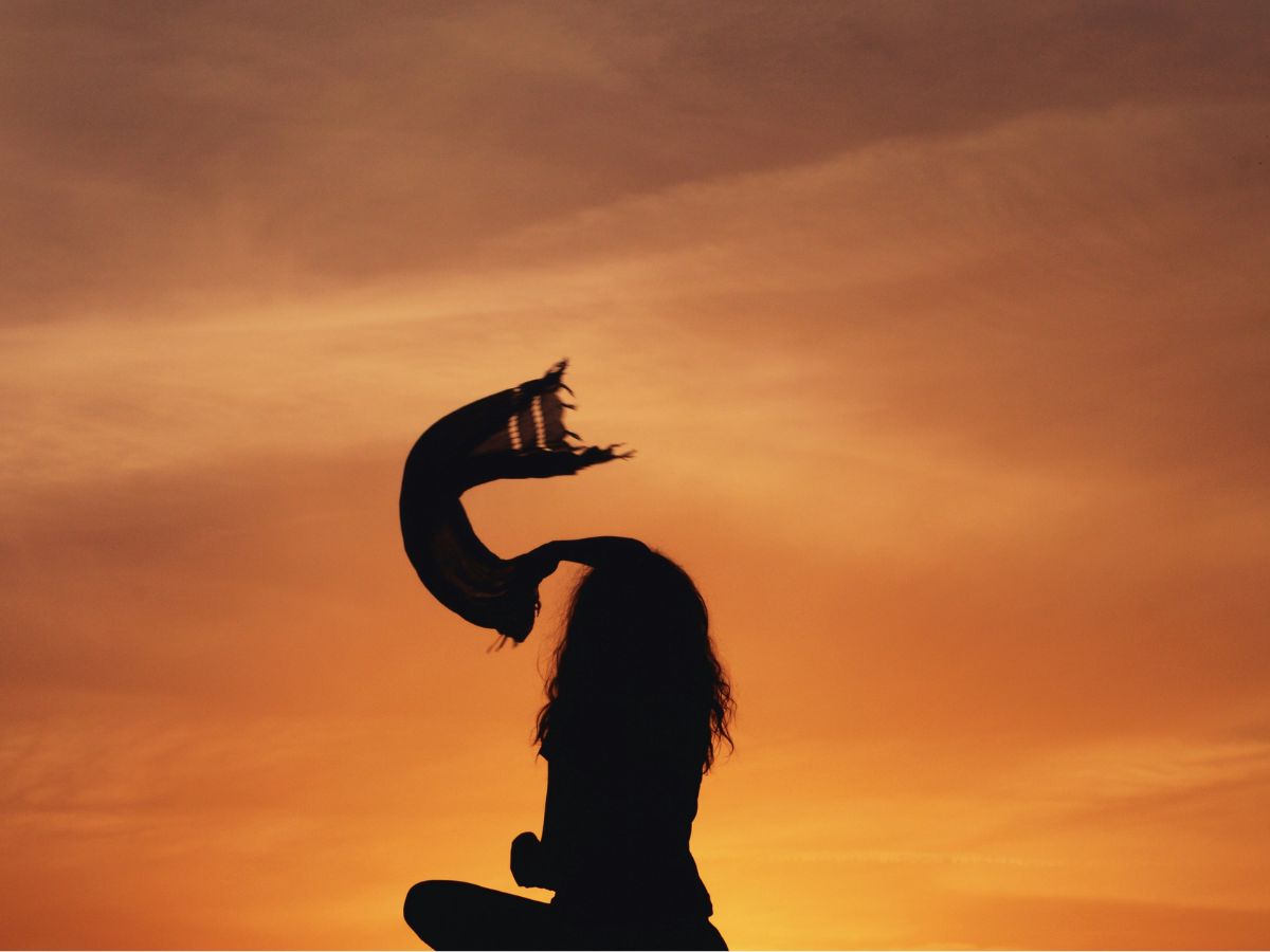 csillagjegyek-uzenet-univerzum - Nők Lapja - Nők Lapja boldog nő