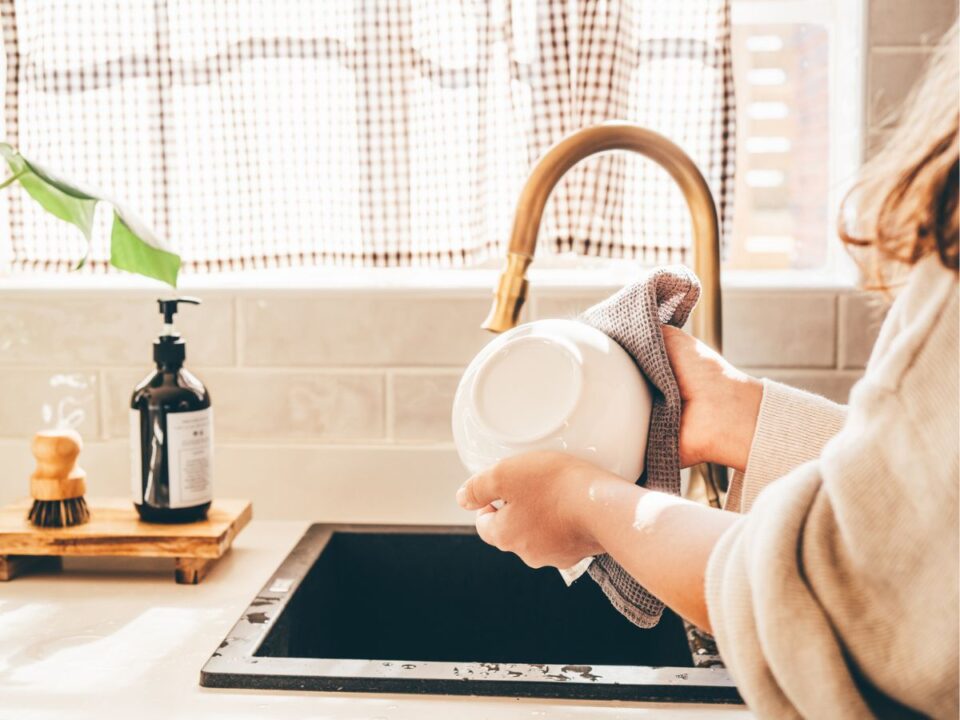 azonnal-vagy-kesobb-mosogatas-pszichologia - Nők Lapja mosogatás azonnal később halogatás személyiség pszichológia