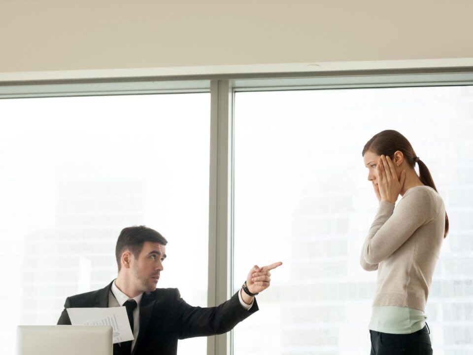 munkahelyi-gazlangozas-toxikus-mondatok - Nők Lapja főnök megszidja a beosztottat